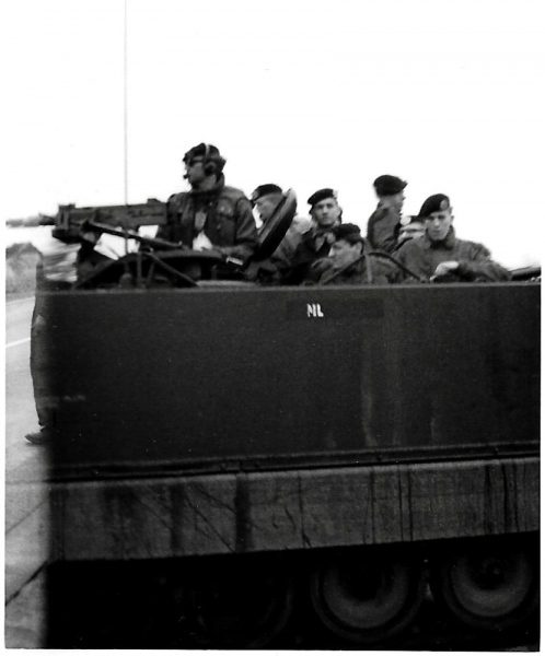1968-nr-14-verplaatsing-tijdens-oefening-M113-Tirailleur-voertuig-11-ZVE