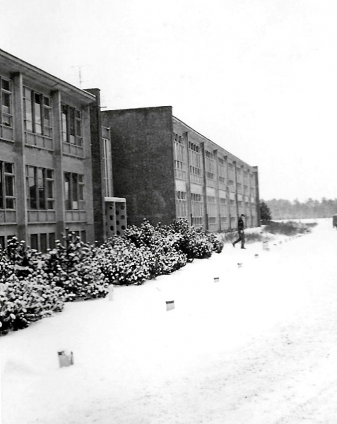 1968-nr-25-Legeringsgebouw-van-het-11ZVE-Oranje-kazerne-Schaarsbergen-januari-